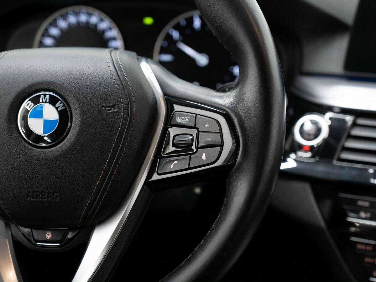 БМВ 5 серии б/у, 2017, Автоматическая. Фото: #12