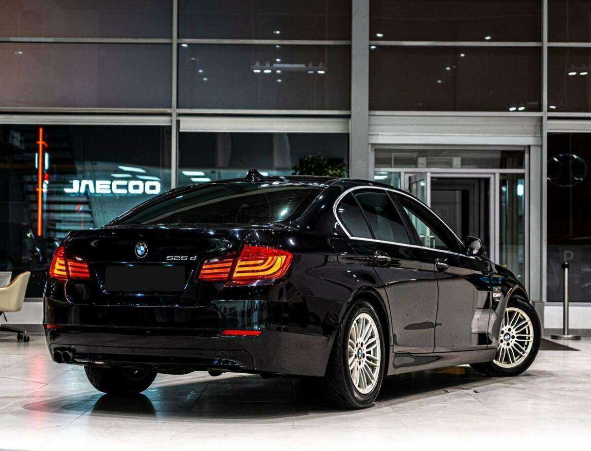 БМВ 5 серии б/у, 2012, Автоматическая. Фото: #2