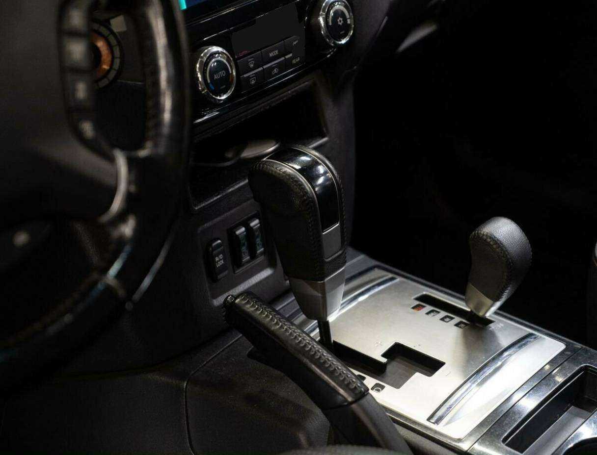 Митсубиши Паджеро б/у, 2014, Автоматическая. Фото: #9