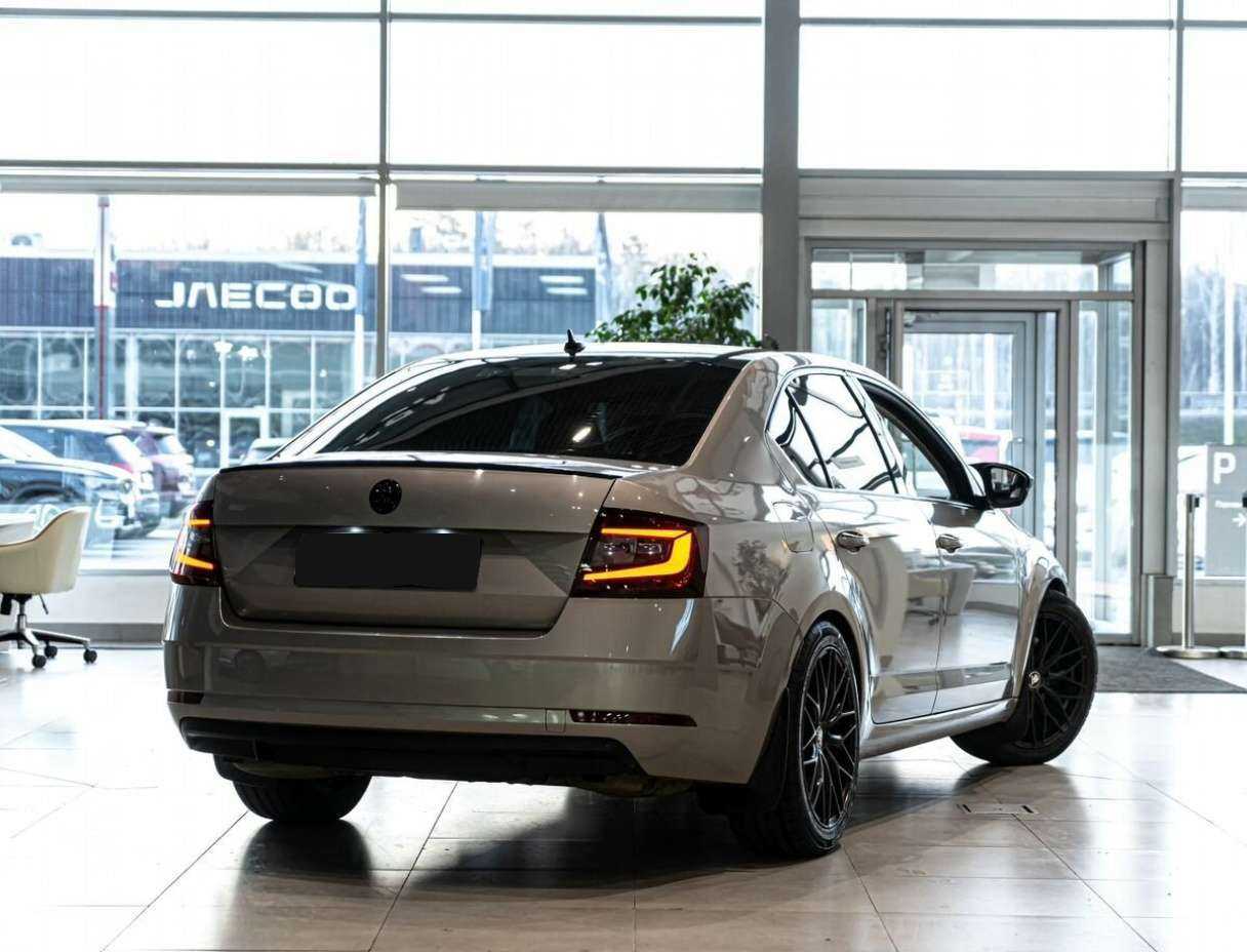 Шкода Октавия б/у, 2018, Роботизированная. Фото: #2