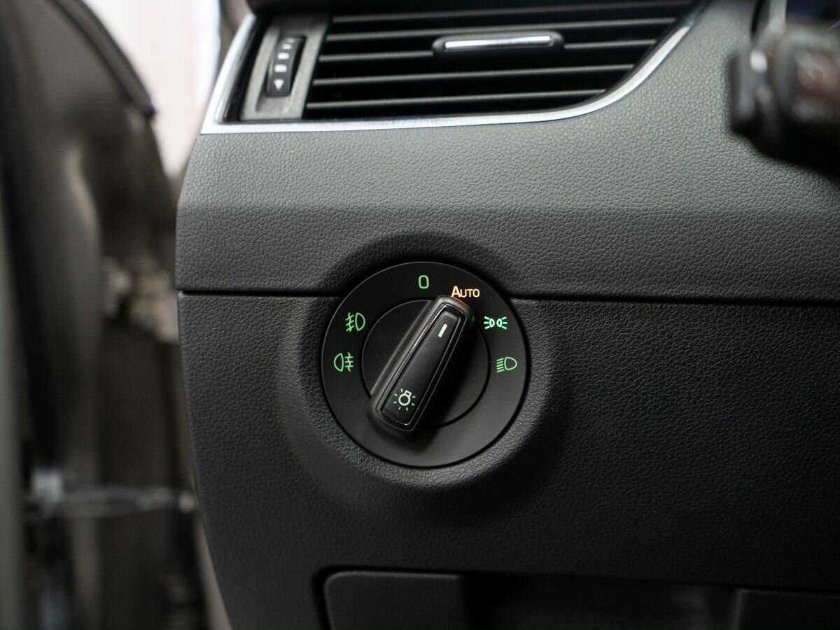 Шкода Октавия б/у, 2018, Роботизированная. Фото: #14