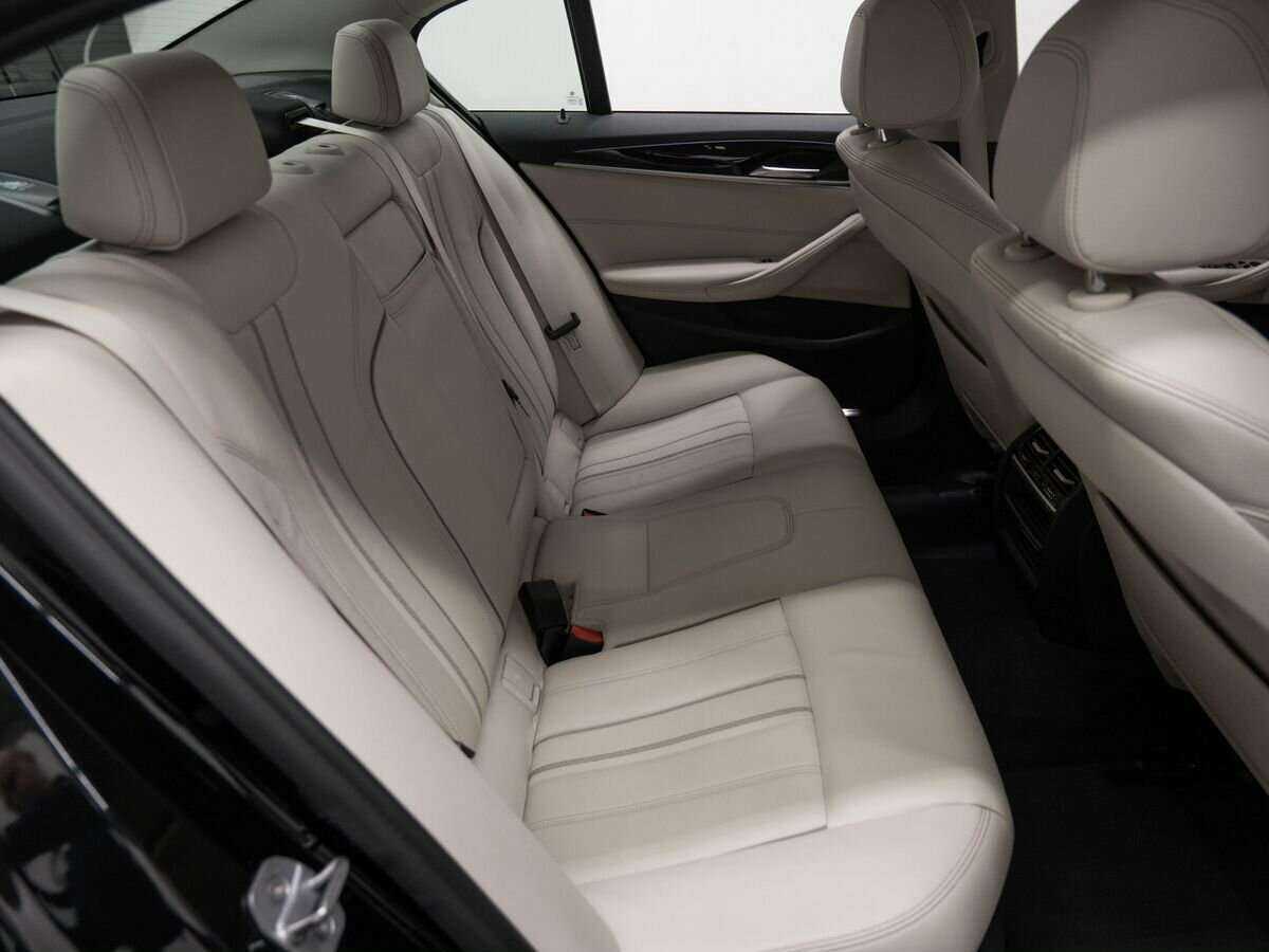 БМВ 5 серии б/у, 2018, Автоматическая. Фото: #8