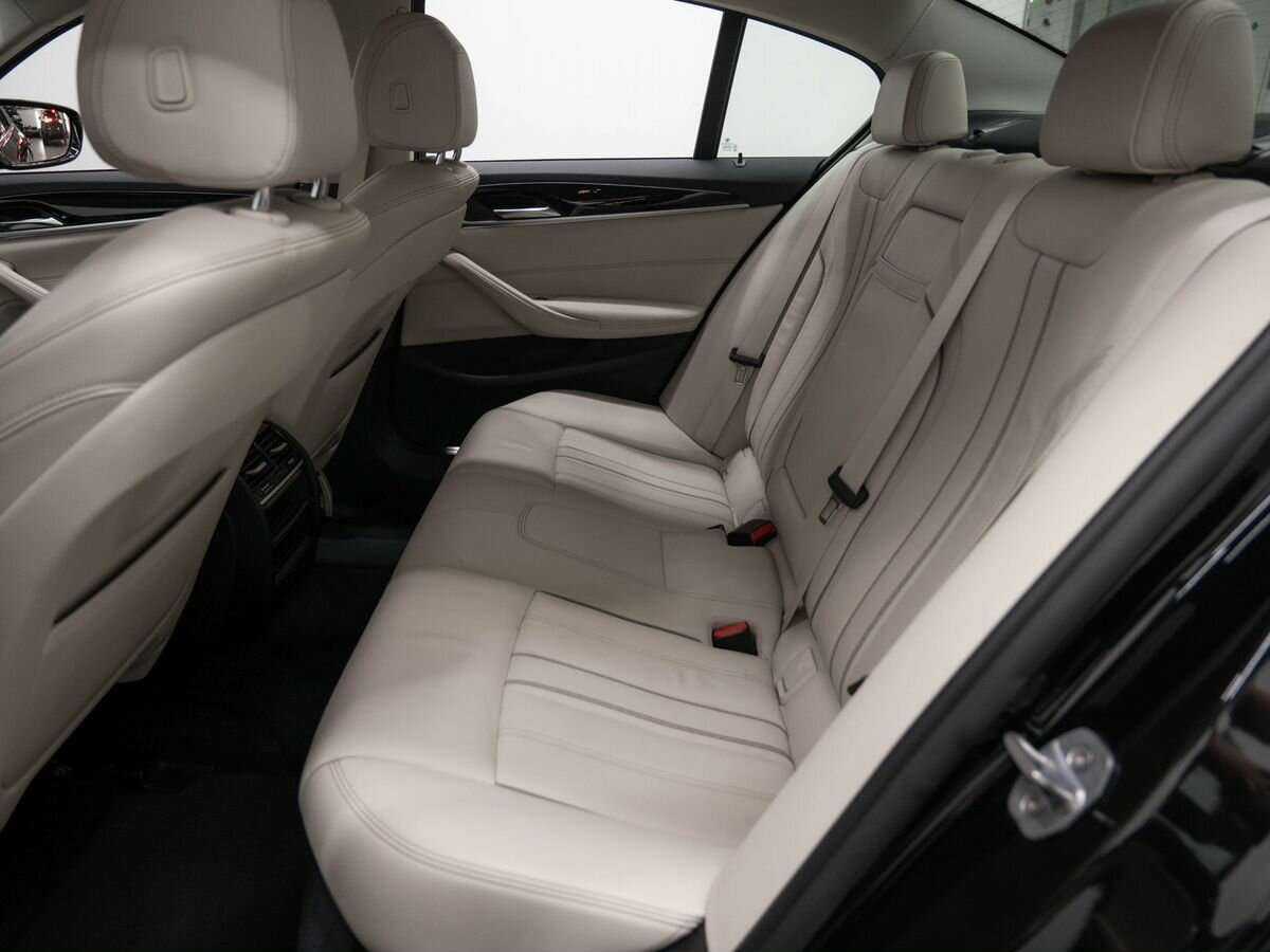 БМВ 5 серии б/у, 2018, Автоматическая. Фото: #10