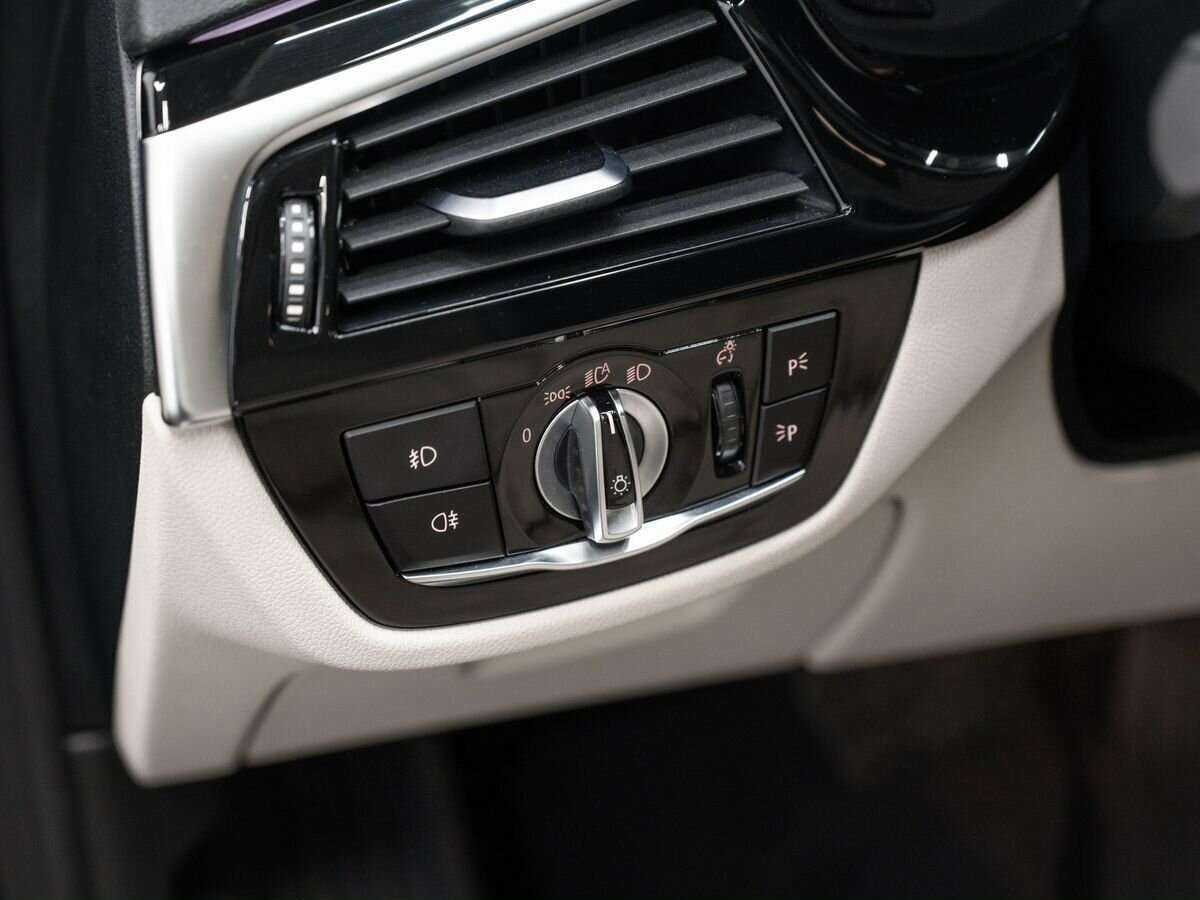 БМВ 5 серии б/у, 2018, Автоматическая. Фото: #15