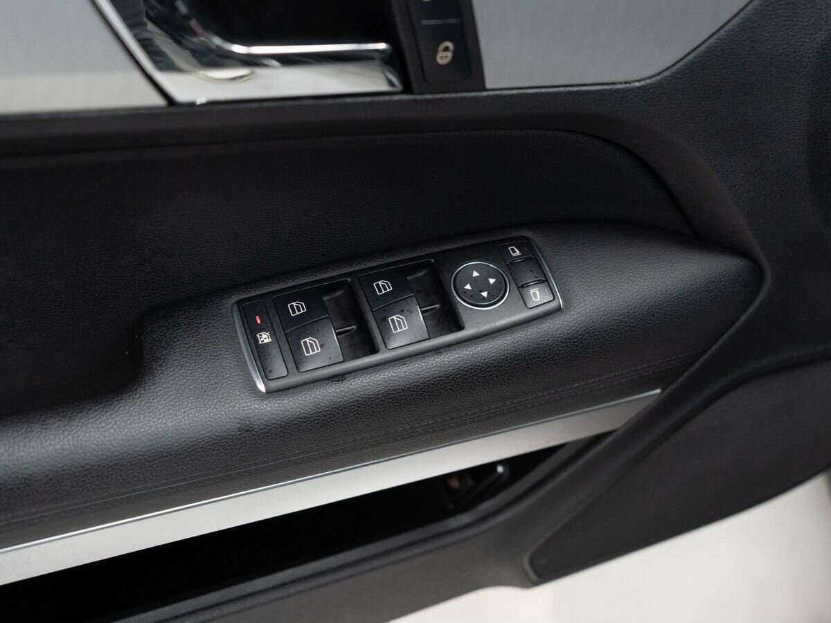 Мерседес-Бенц Е-Класс б/у, 2012, Автоматическая. Фото: #12