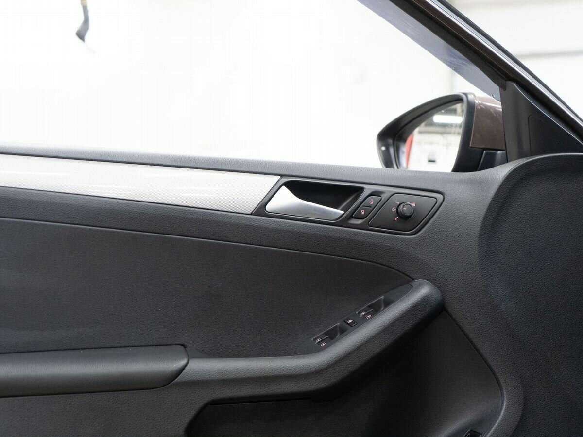 Volkswagen Jetta б/у, 2016, Механическая. Фото: #15