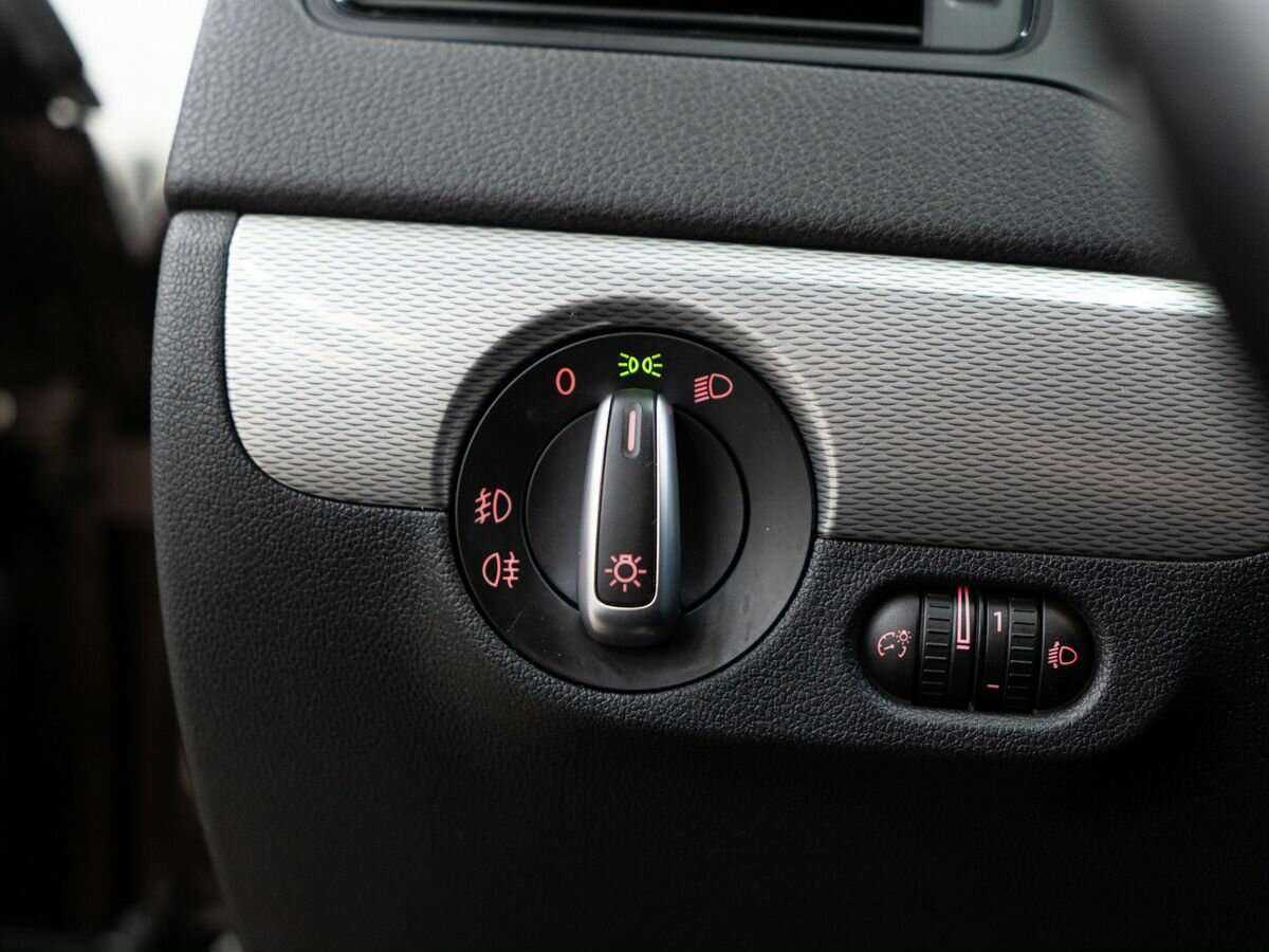 Volkswagen Jetta б/у, 2016, Механическая. Фото: #16