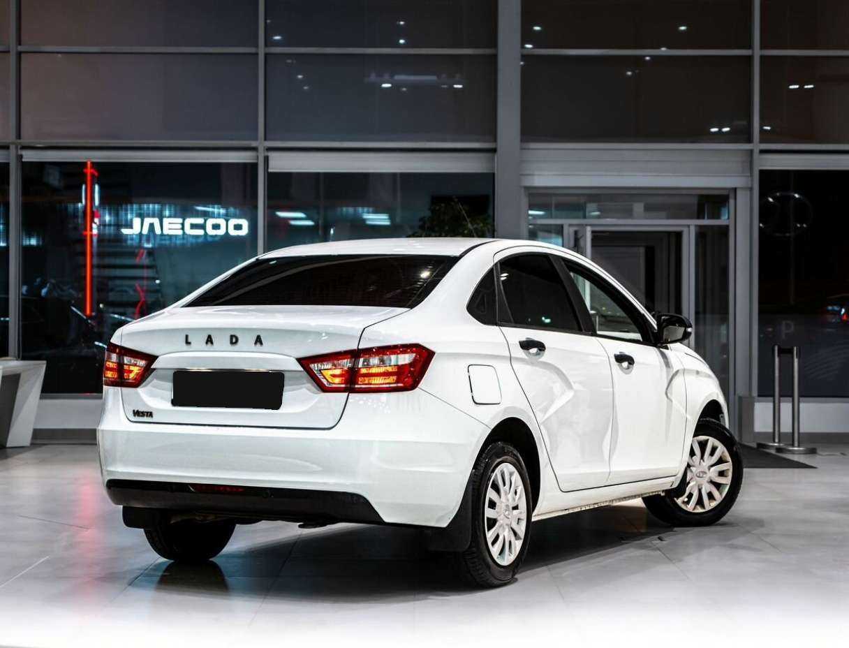 Лада (ВАЗ) Веста б/у, 2021, Механическая. Фото: #2