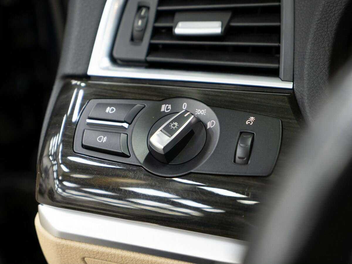 БМВ 5 серии б/у, 2014, Автоматическая. Фото: #17