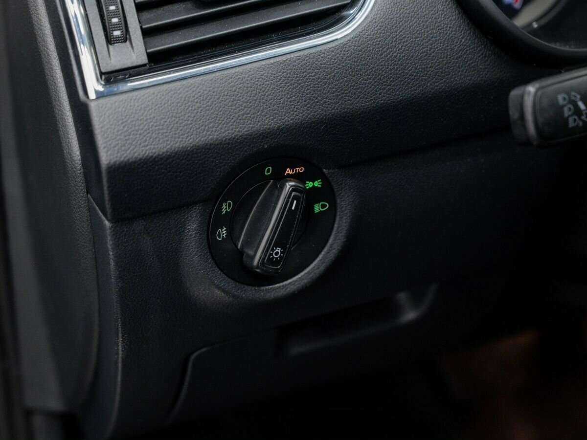 Шкода Октавия б/у, 2017, Роботизированная. Фото: #11