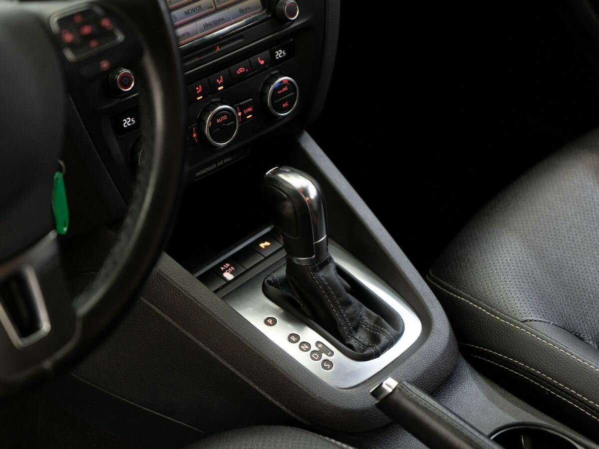 Volkswagen Jetta б/у, 2013, Автоматическая. Фото: #11