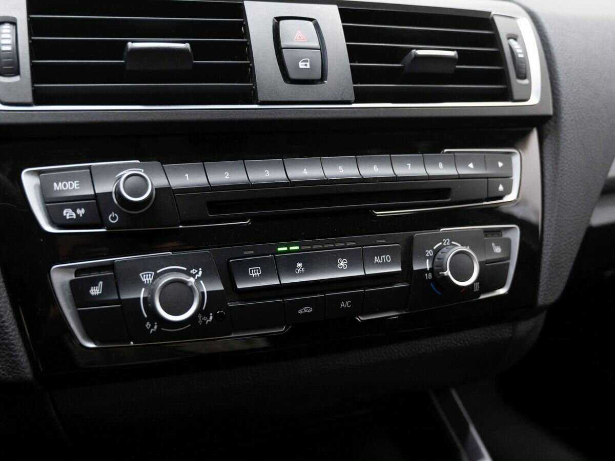 БМВ 1 серии б/у, 2017, Автоматическая. Фото: #16