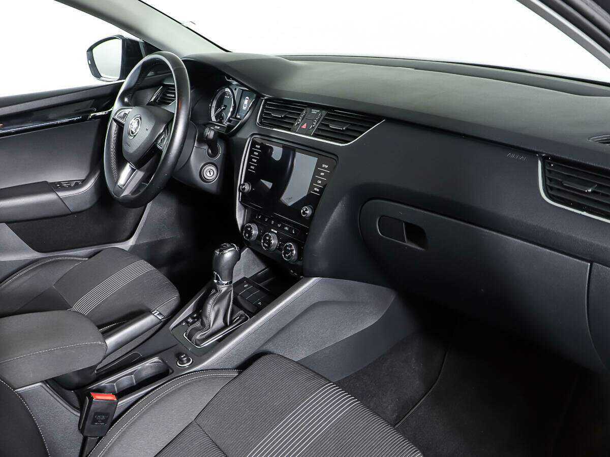 Шкода Октавия б/у, 2017, Роботизированная. Фото: #9