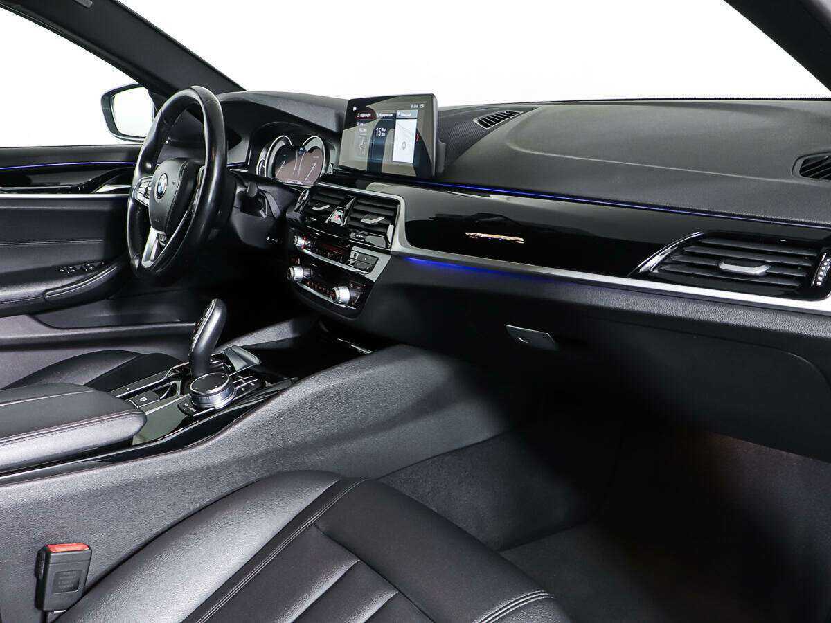 БМВ 5 серии б/у, 2017, Автоматическая. Фото: #10