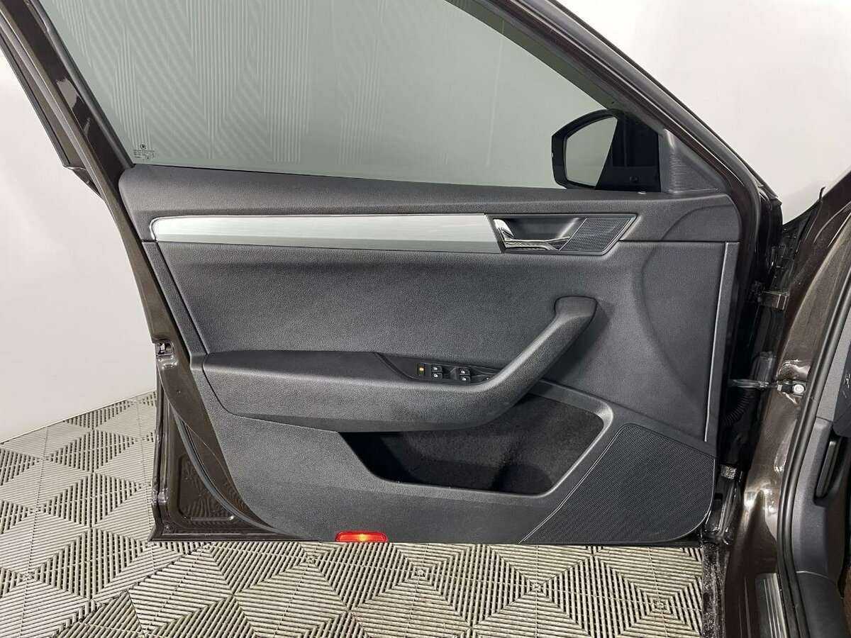 Skoda Superb б/у, 2016, Механическая. Фото: #6