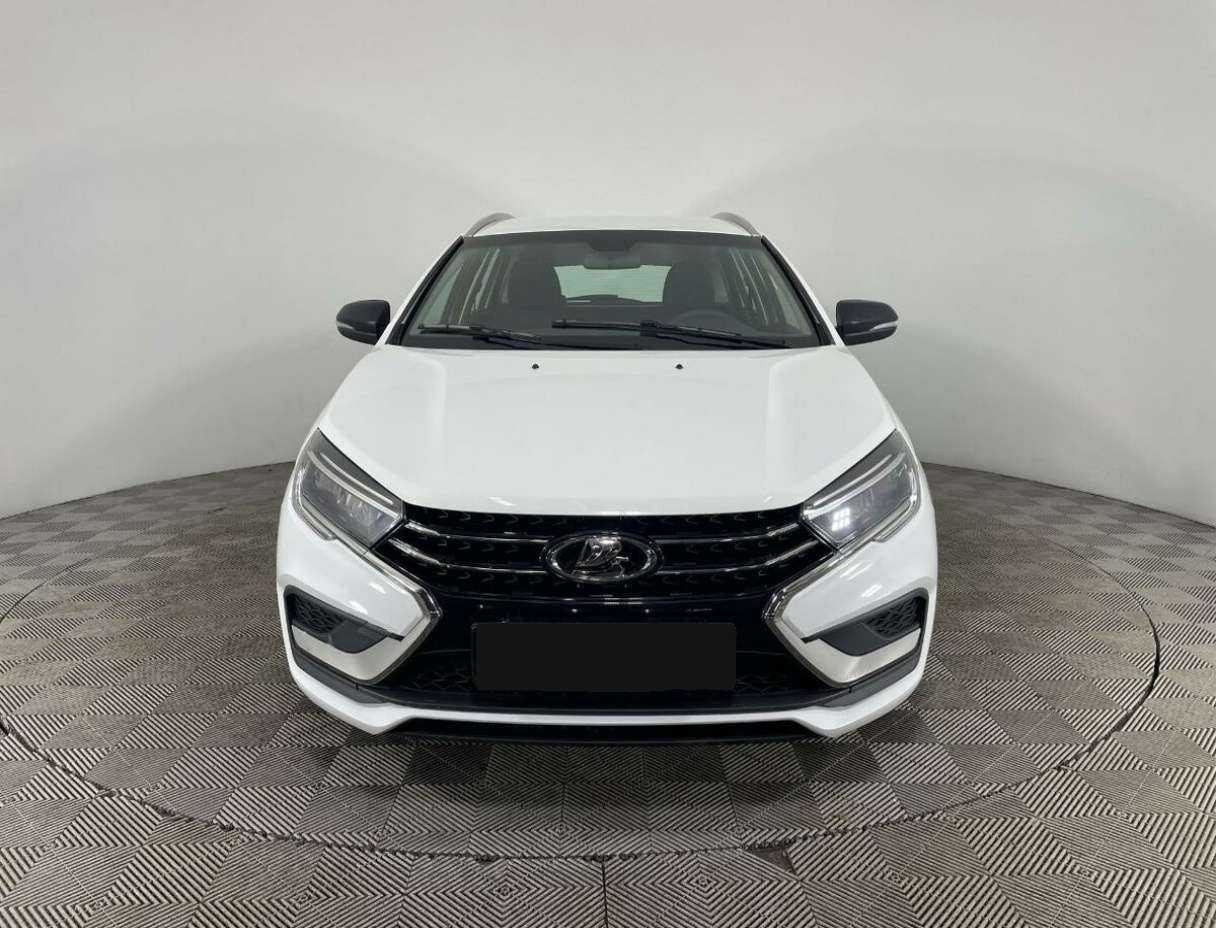 Лада (ВАЗ) Веста б/у, 2023, Механическая. Фото: #1