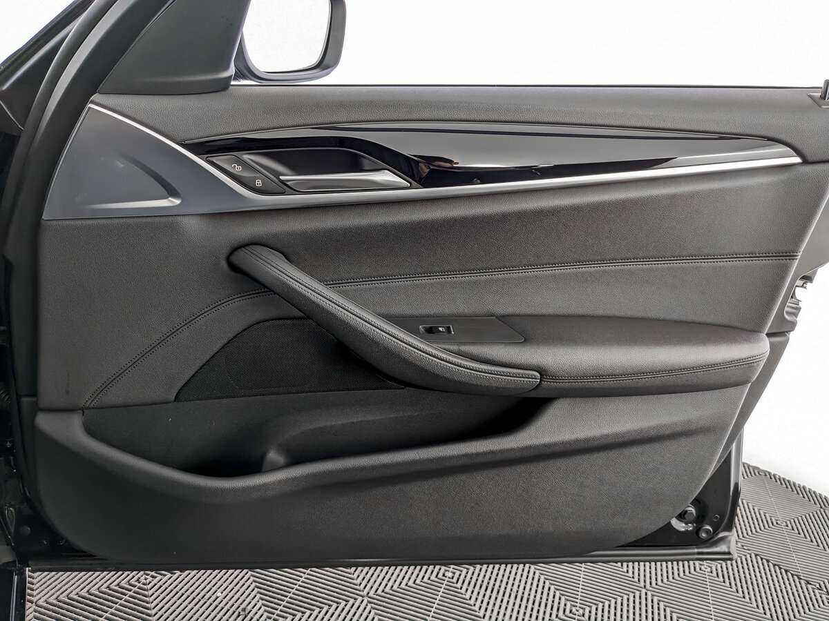 БМВ 5 серии б/у, 2018, Автоматическая. Фото: #19