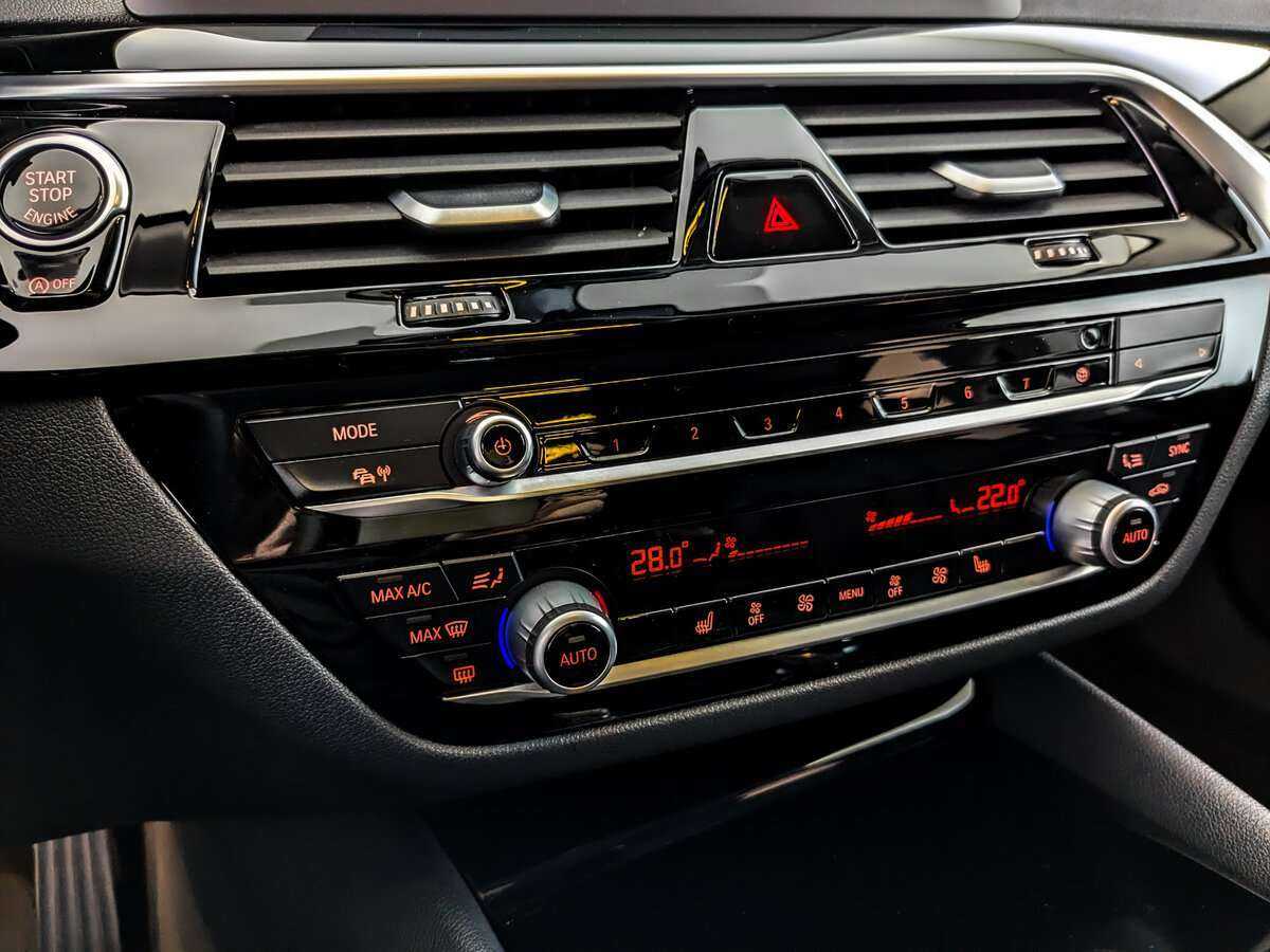 БМВ 5 серии б/у, 2018, Автоматическая. Фото: #21