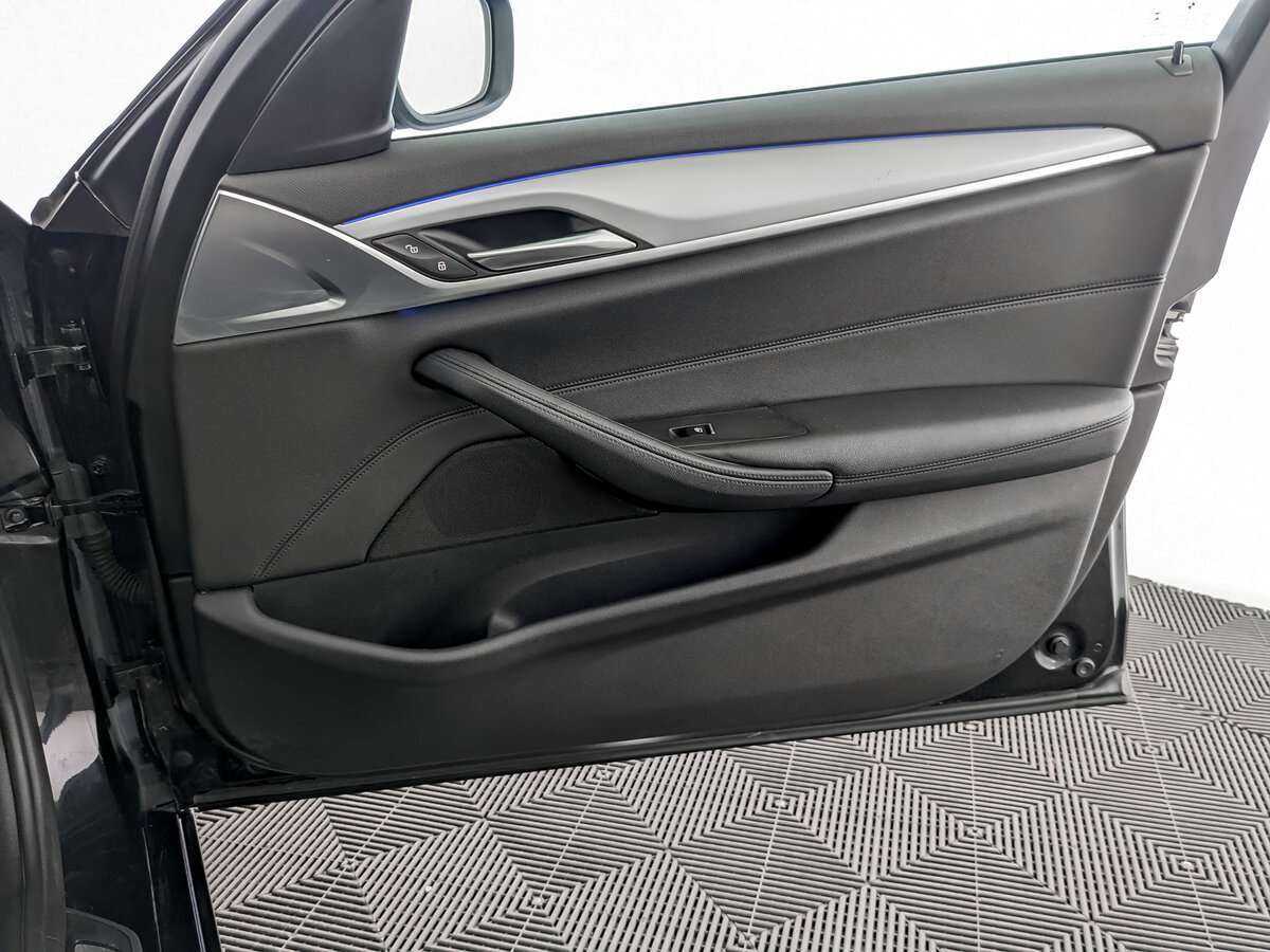 БМВ 5 серии б/у, 2018, Автоматическая. Фото: #20