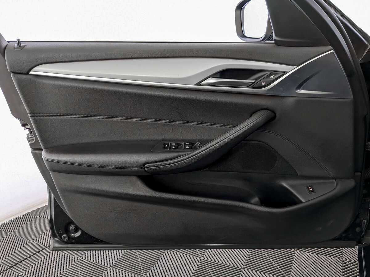 БМВ 5 серии б/у, 2018, Автоматическая. Фото: #14