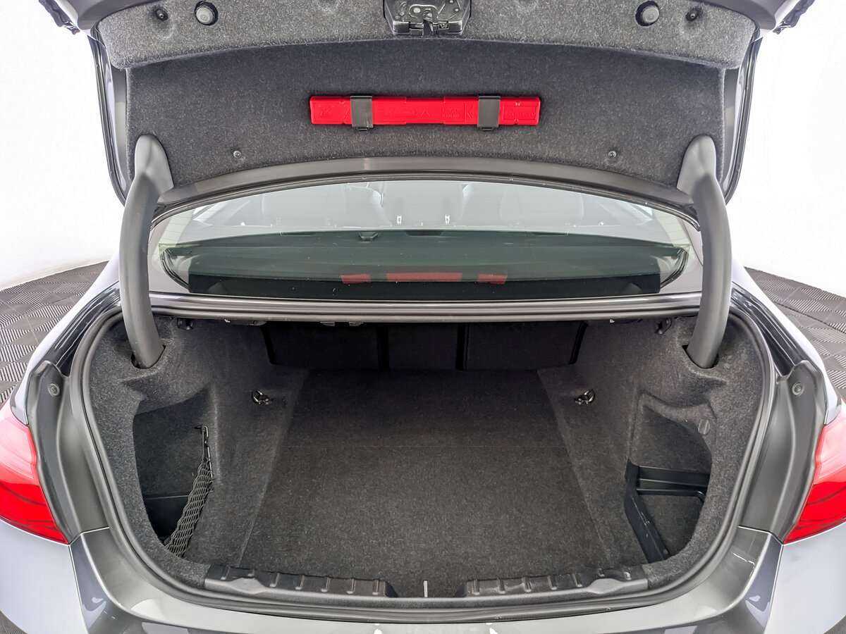 БМВ 3 серии б/у, 2018, Автоматическая. Фото: #9