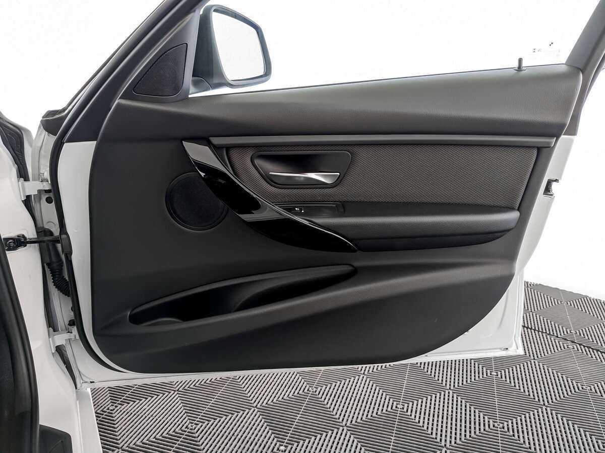 БМВ 3 серии б/у, 2017, Автоматическая. Фото: #18