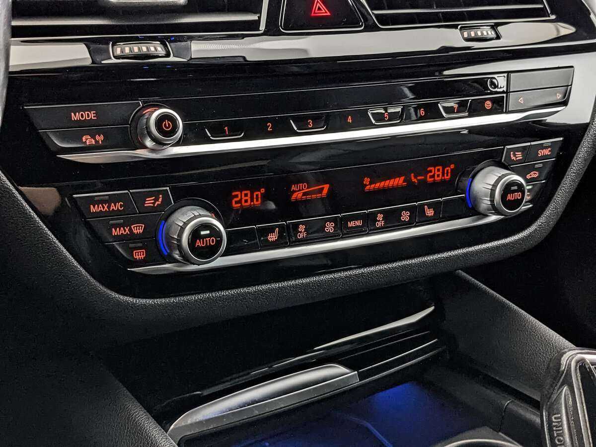 БМВ 5 серии б/у, 2017, Автоматическая. Фото: #16