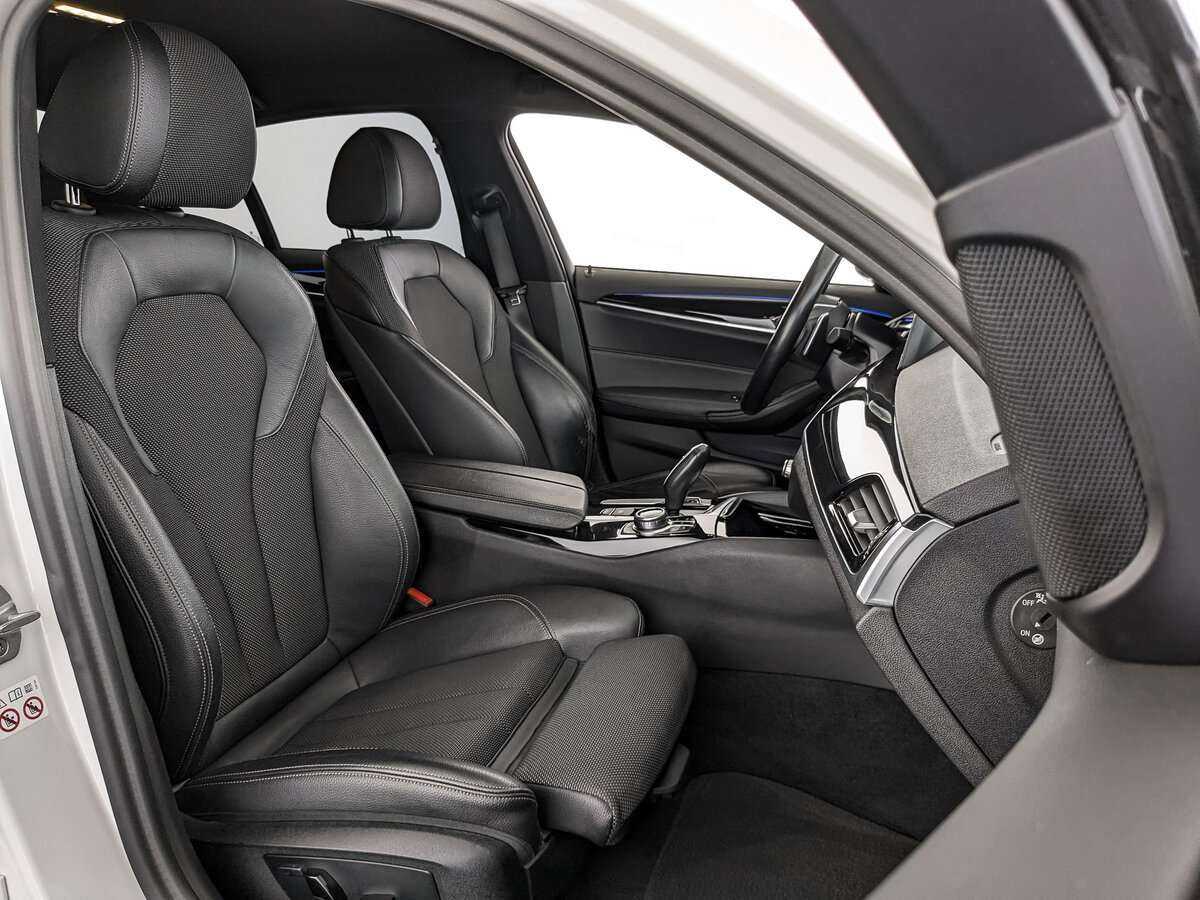 БМВ 5 серии б/у, 2017, Автоматическая. Фото: #18