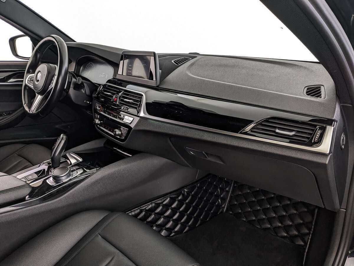 БМВ 5 серии б/у, 2017, Автоматическая. Фото: #8