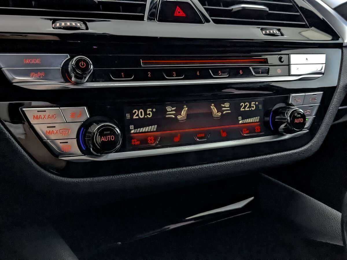 БМВ 5 серии б/у, 2017, Автоматическая. Фото: #16