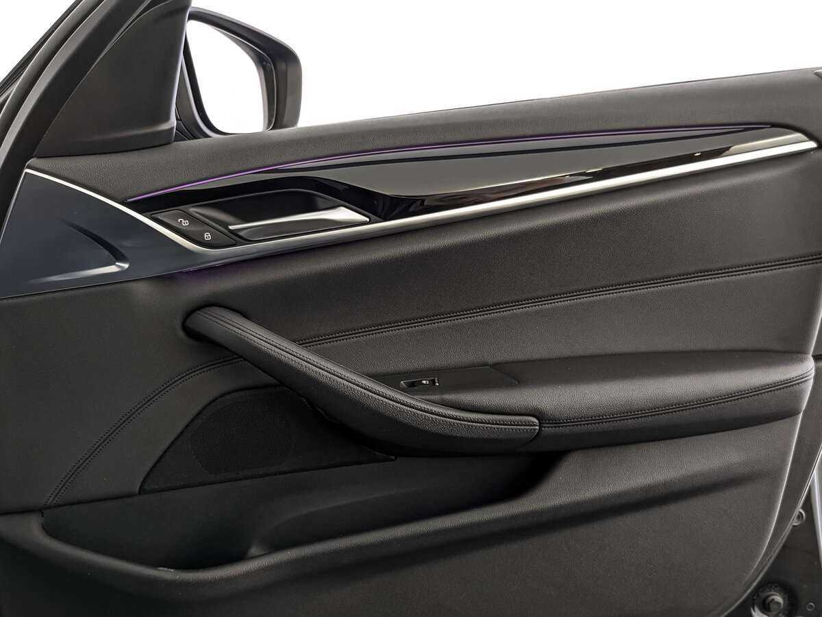 БМВ 5 серии б/у, 2017, Автоматическая. Фото: #20