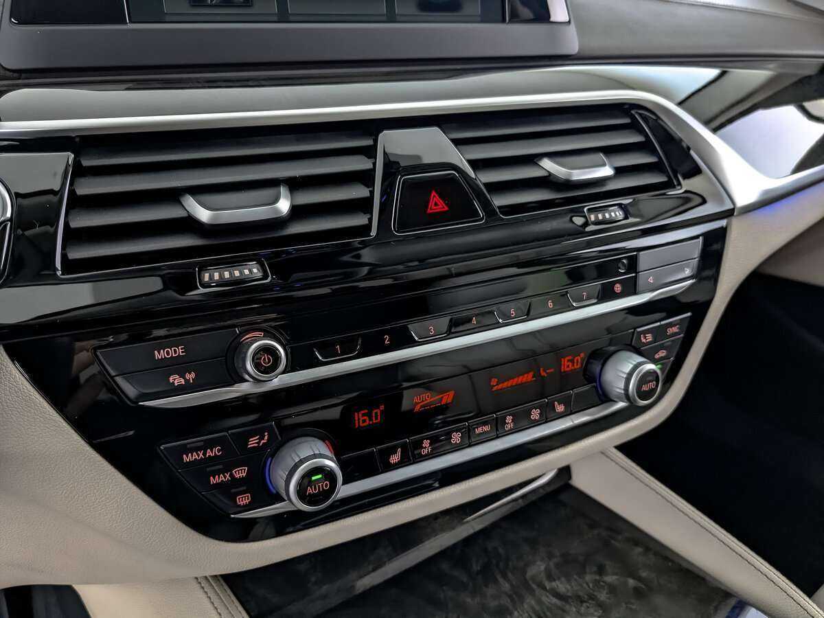 БМВ 5 серии б/у, 2017, Автоматическая. Фото: #16