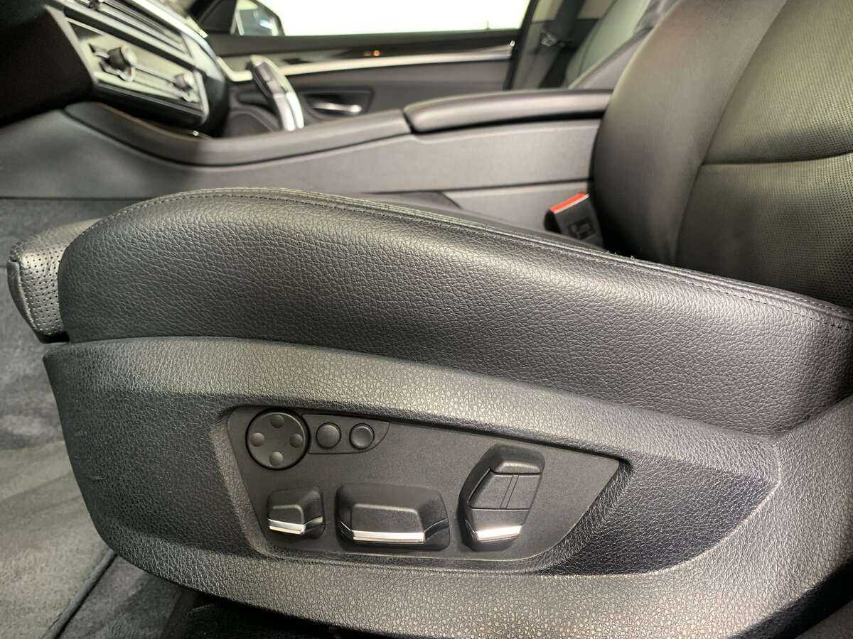 БМВ 5 серии б/у, 2012, Автоматическая. Фото: #13