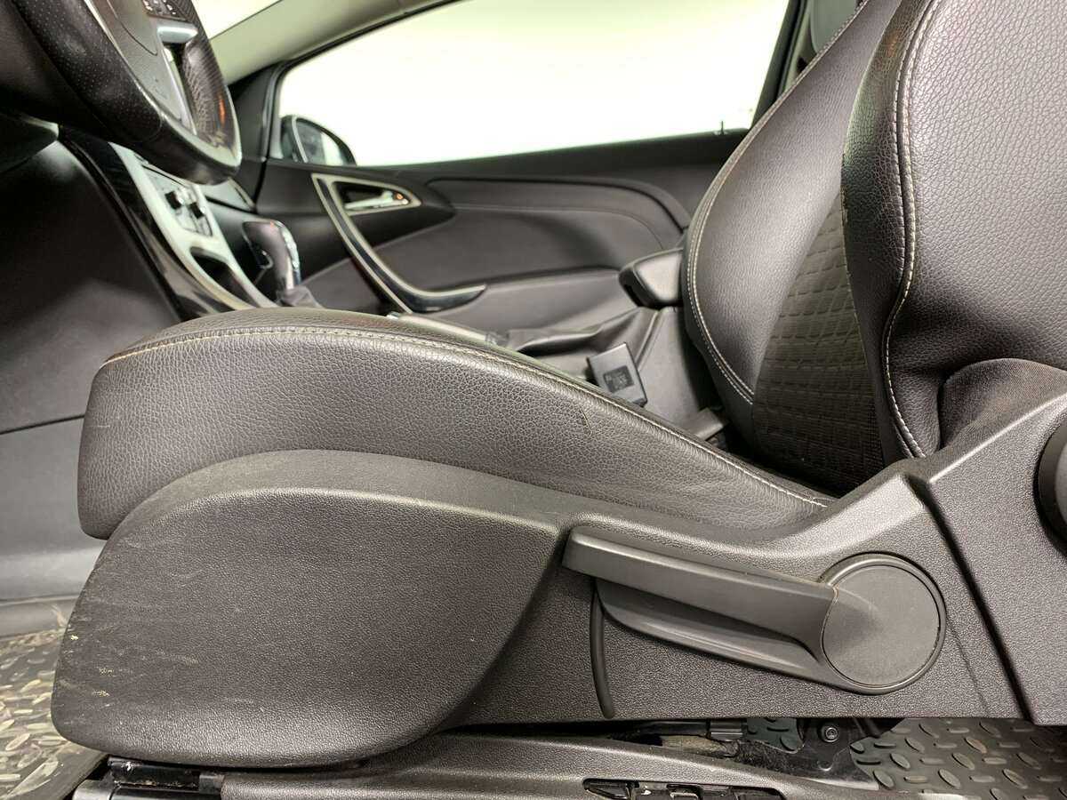 Опель Астра б/у, 2012, Автоматическая. Фото: #11