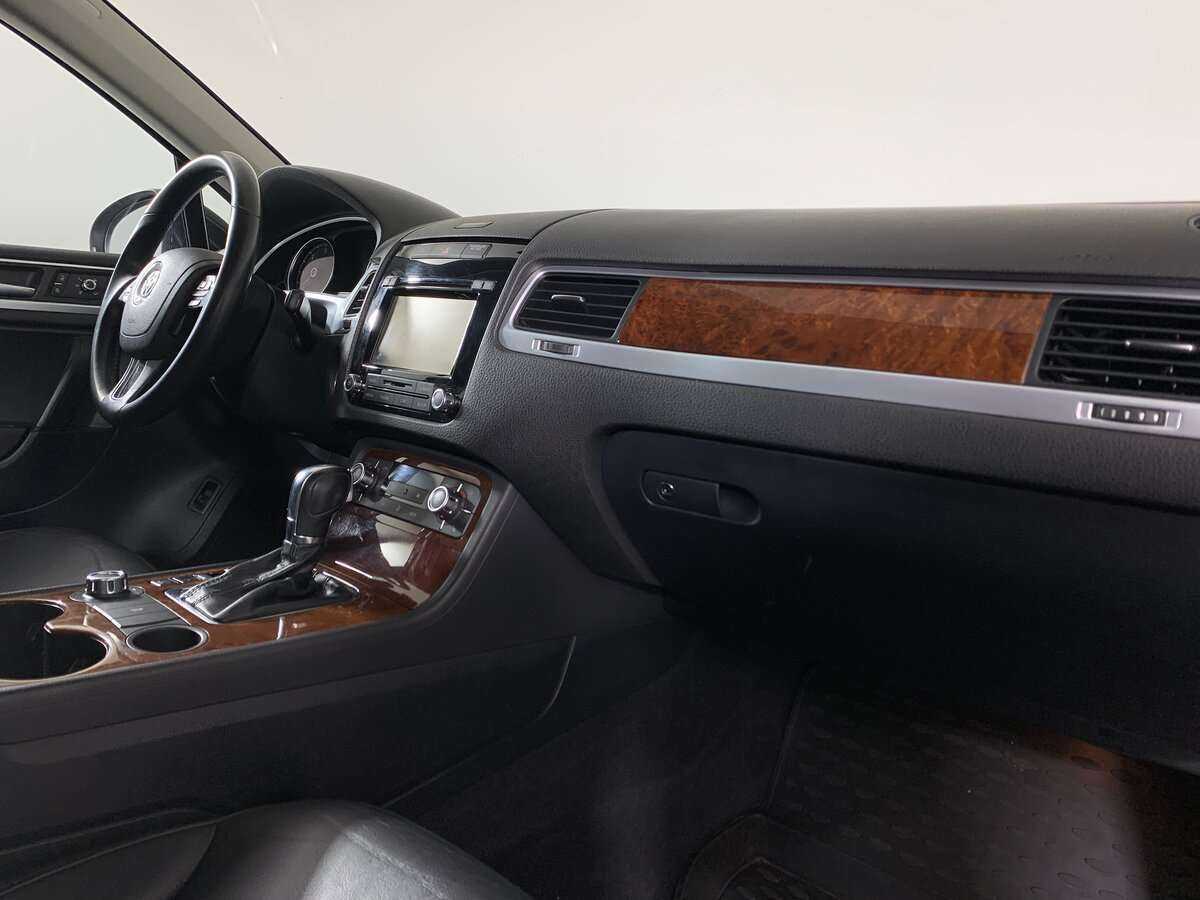 Volkswagen Touareg б/у, 2012, Автоматическая. Фото: #11