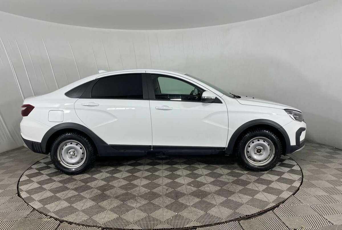 Лада (ВАЗ) Веста б/у, 2023, Механическая. Фото: #3