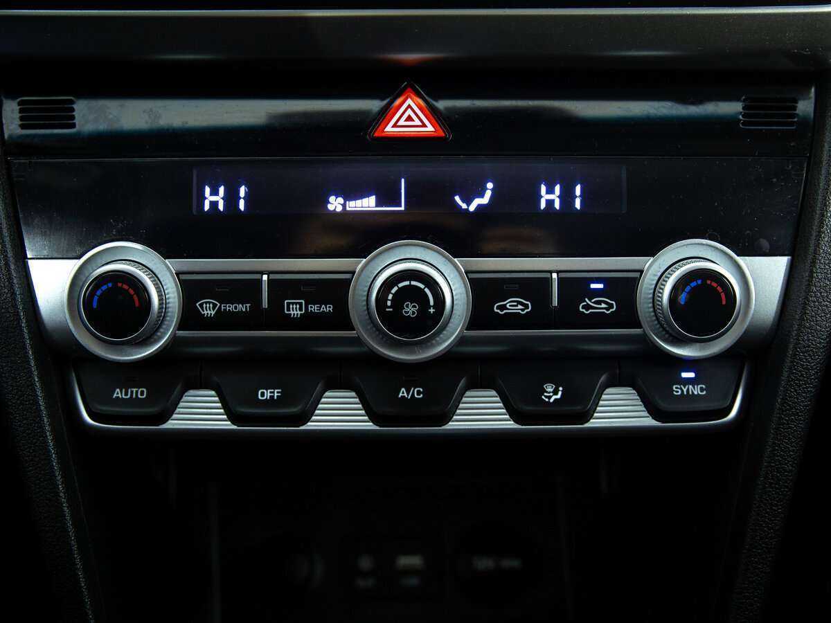 Hyundai Elantra б/у, 2020, Механическая. Фото: #14