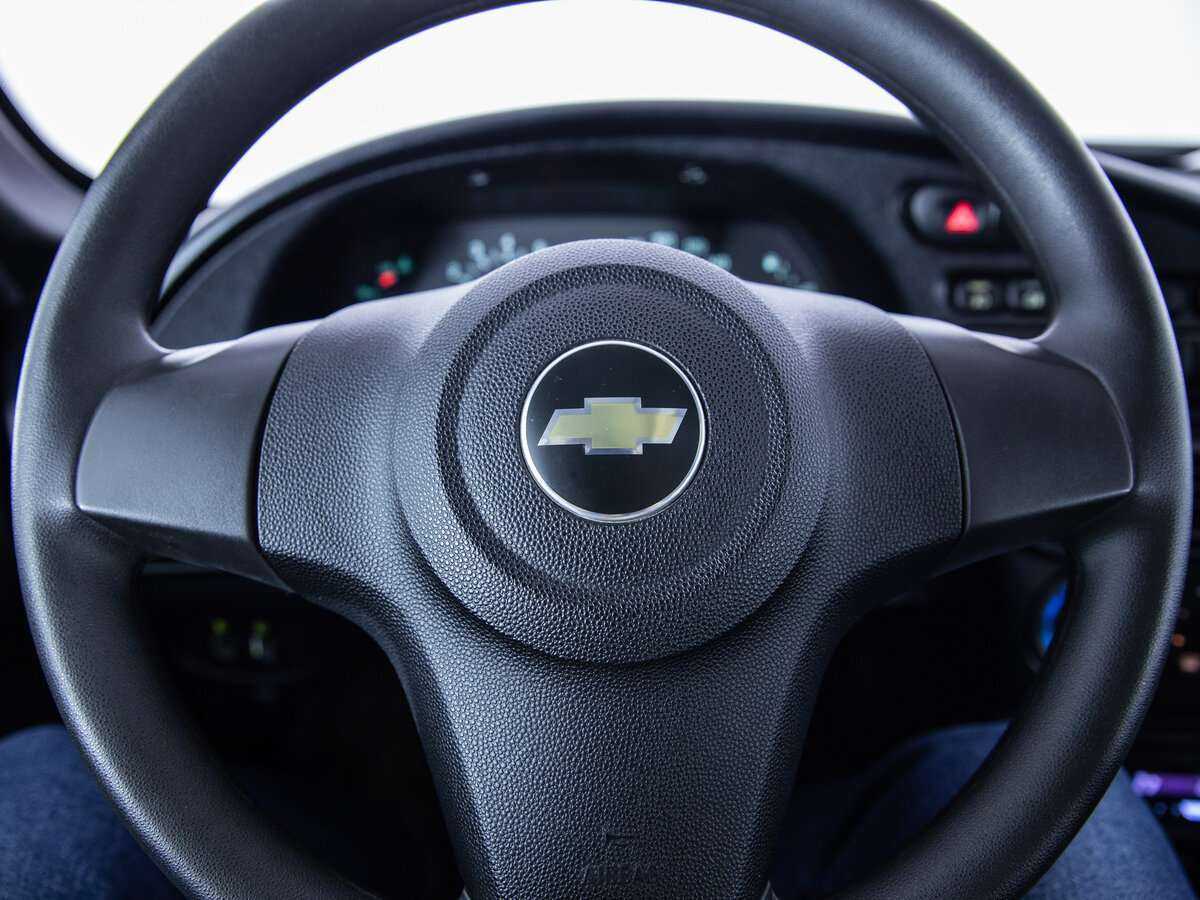 Chevrolet Niva б/у, 2015, Механическая. Фото: #6