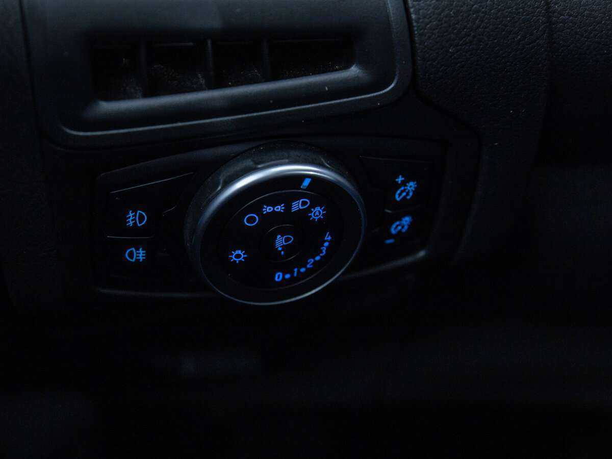 Форд Фокус б/у, 2015, Роботизированная. Фото: #18