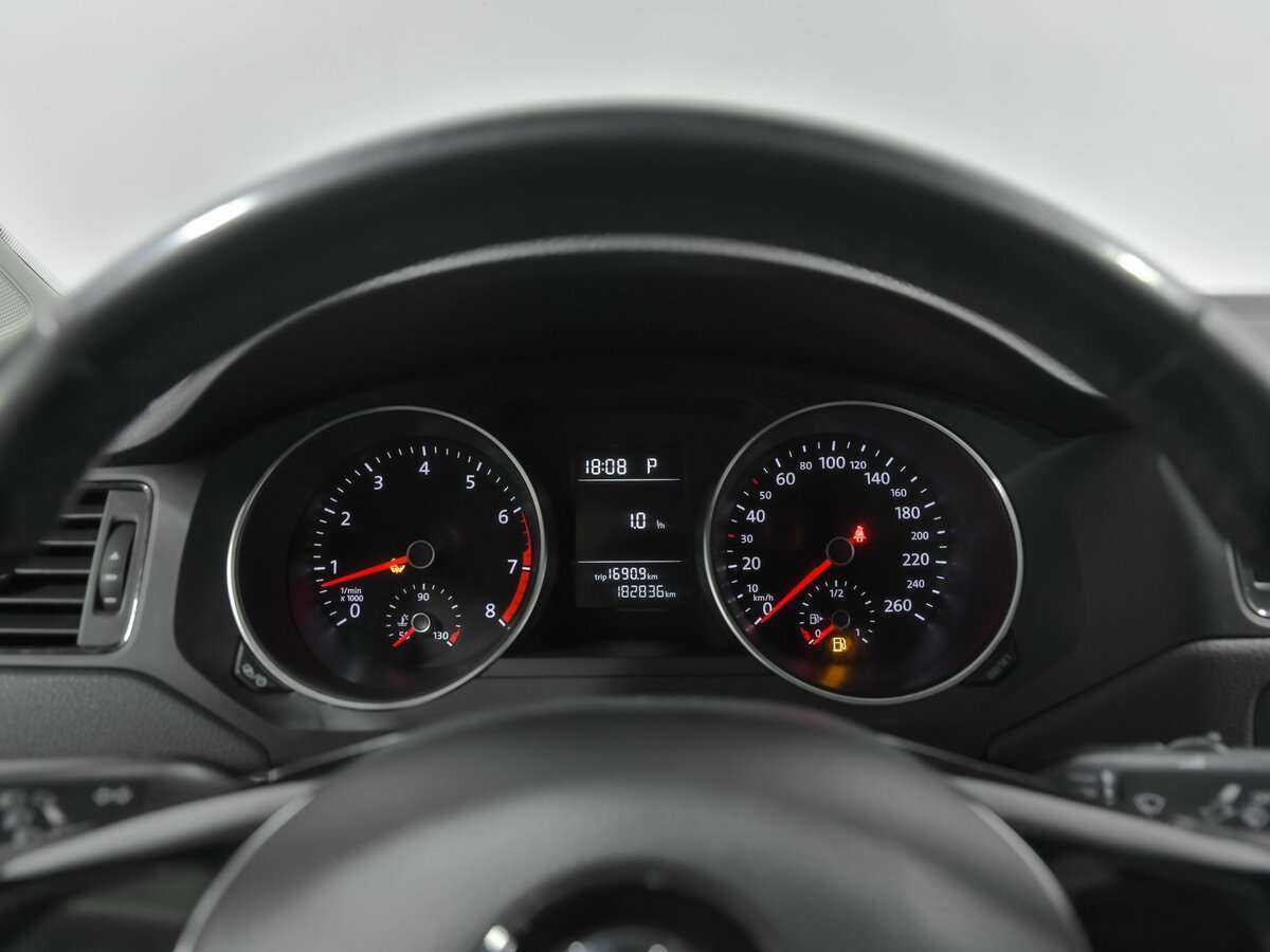 Volkswagen Jetta б/у, 2016, Автоматическая. Фото: #4