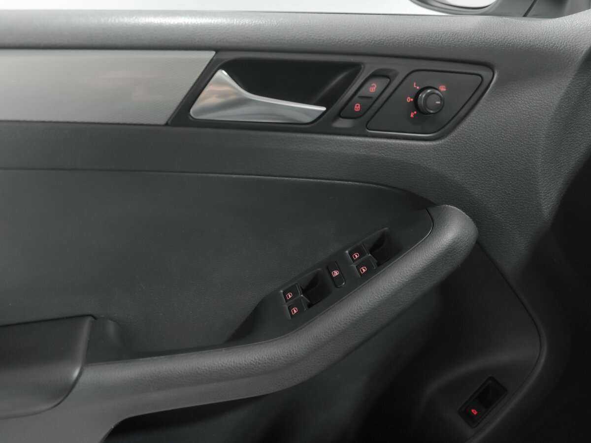 Volkswagen Jetta б/у, 2016, Автоматическая. Фото: #8
