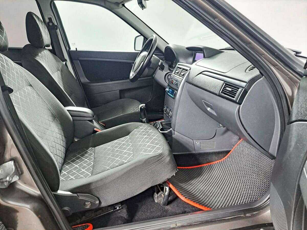 Lada (ВАЗ) Priora б/у, 2017, Механическая. Фото: #8