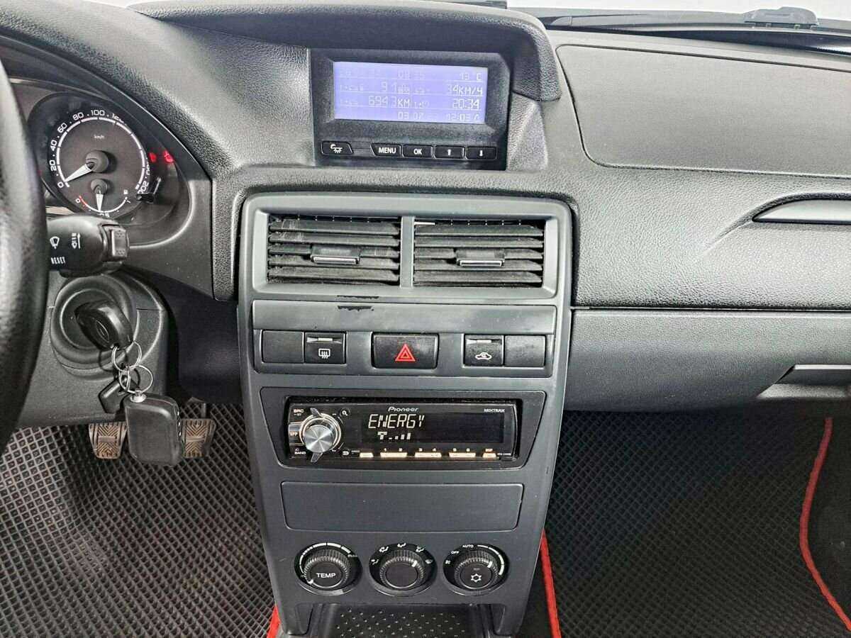 Lada (ВАЗ) Priora б/у, 2017, Механическая. Фото: #12