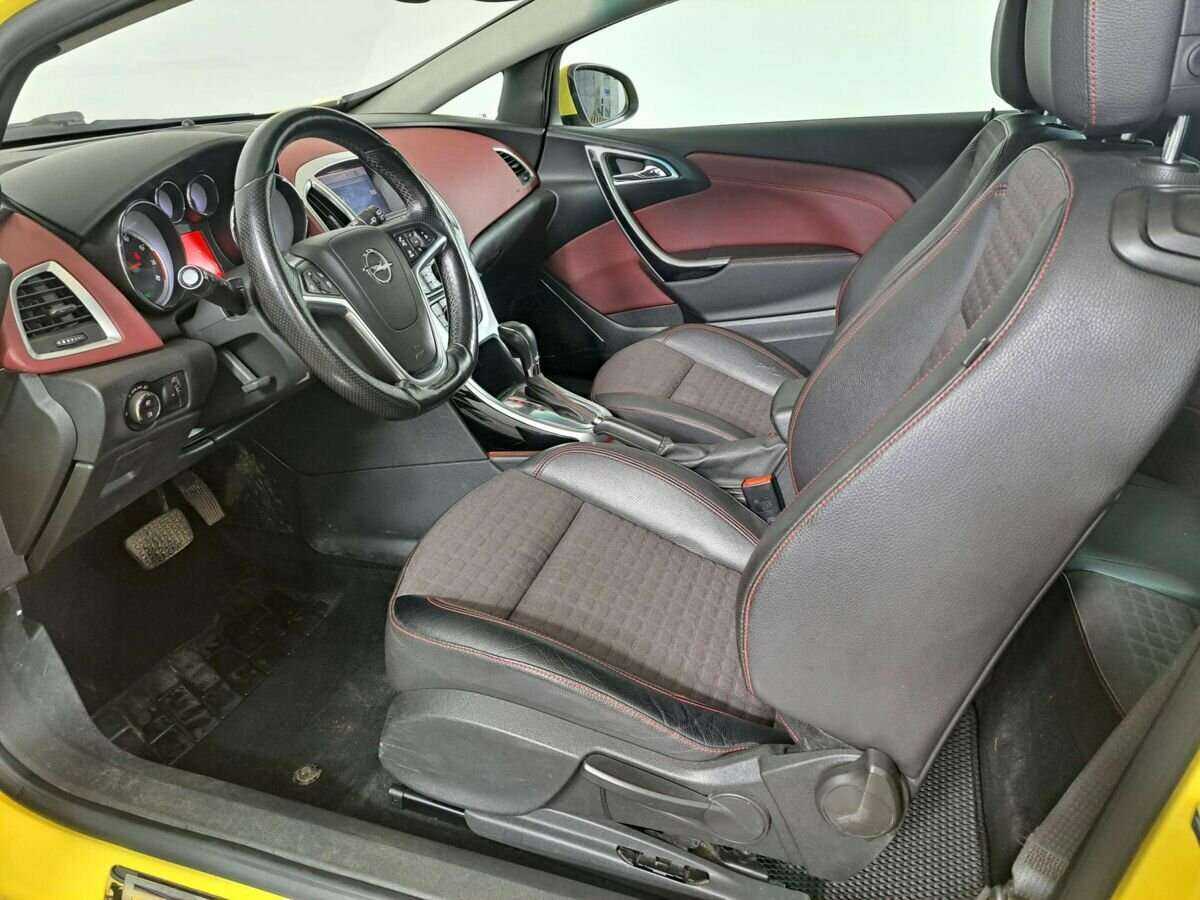 Опель Астра б/у, 2013, Автоматическая. Фото: #13