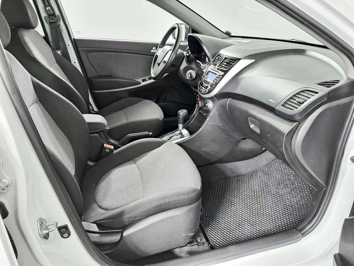 Хендай Солярис б/у, 2013, Автоматическая. Фото: #10