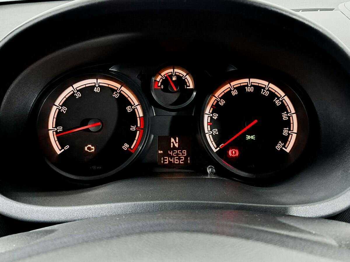 Опель Корса б/у, 2012, Роботизированная. Фото: #10