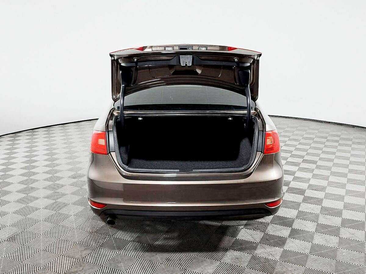 Volkswagen Jetta б/у, 2013, Механическая. Фото: #7