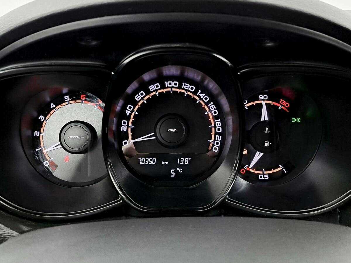 Лада (ВАЗ) Веста б/у, 2019, Механическая. Фото: #10