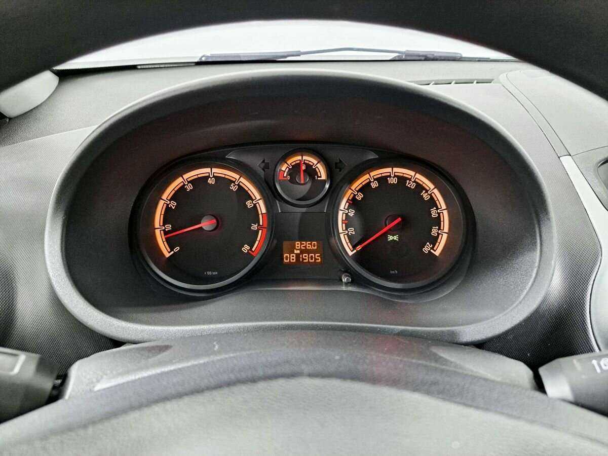 Опель Корса б/у, 2012, Механическая. Фото: #10