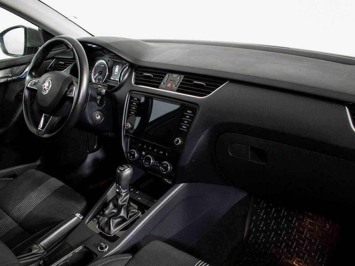 Шкода Октавия б/у, 2018, Роботизированная. Фото: #6